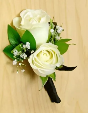 Spray rose boutonniere